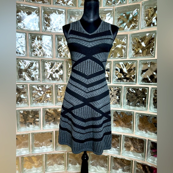 MOSSIMO Sleeveless Sweater Dress with Geometric Pattern. Women’s Size XS. - Picture 2 of 7